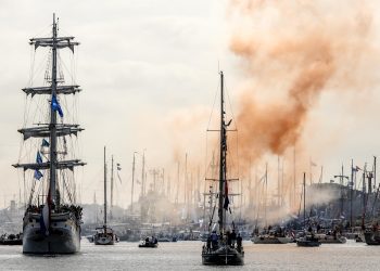Sail Amsterdam 2025 otvoren flotilom povijesnih jedrenjaka