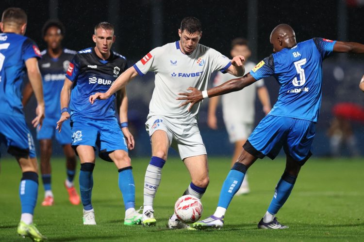 Dinamo i Varaždin remizirali u dramatičnom susretu 5. kola HNL-a