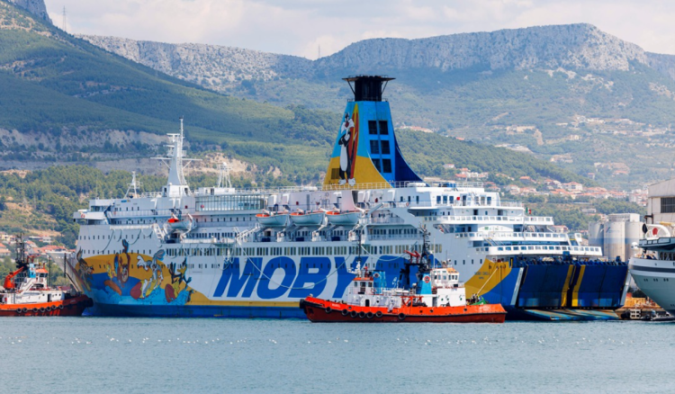 Talijanski brod Moby Drea, prepun azbestnih panela, napušta splitski škver u utorak