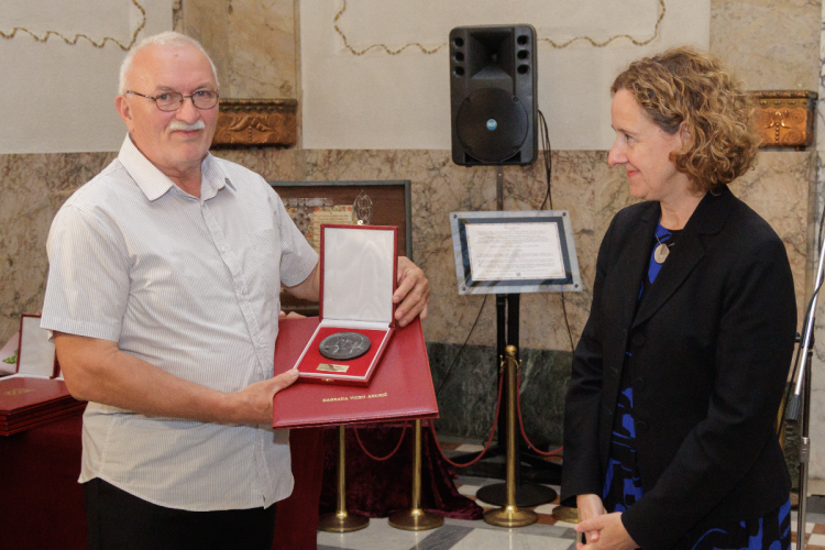 Pavuša Vežić dobitnik je nagrade za životno djelo ‘Vicko Andrić’