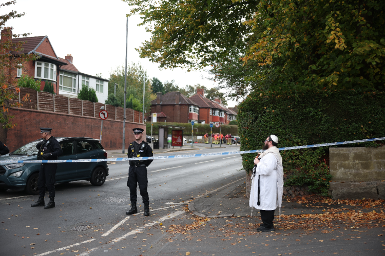 Sirijac u Britaniji ubio je jednu osobu ispred sinagoge na najsvetiji dan u židovskom kalendaru