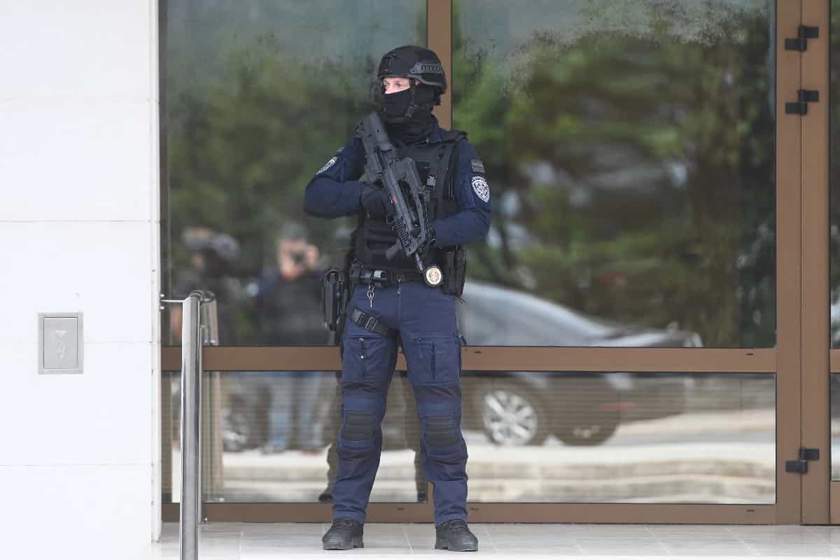 Dojava o bombi u školi u Sigetu bila je lažna Dojava o bombi u školi u Sigetu bila je lažna