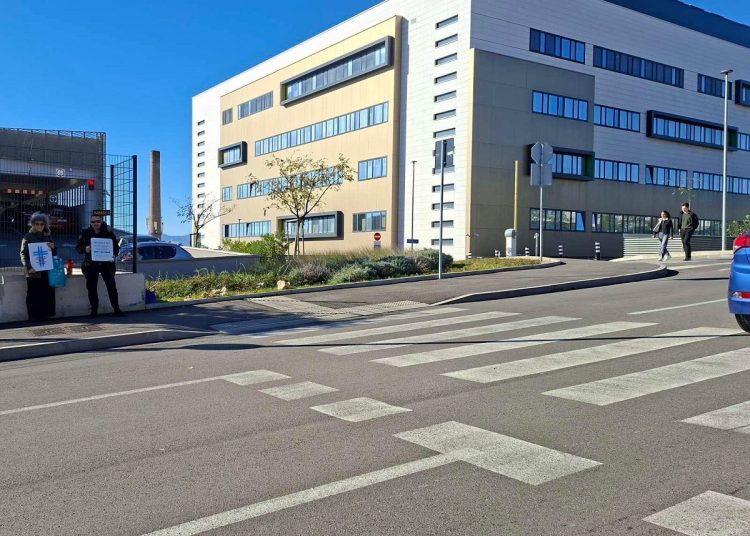 KBC Rijeka zbog gripe zatvoren za posjete