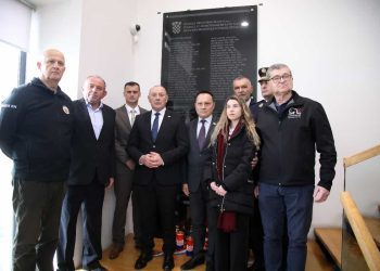 Svečano otkrivena spomen-ploča posvećena poginulim djelatnicima Hrvatskih šuma u Domovinskom ratu