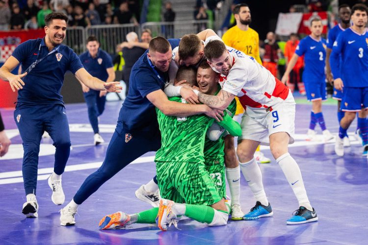 Hajduk se pobjedom protiv Slaven Belupa vratio u borbu za prvaka