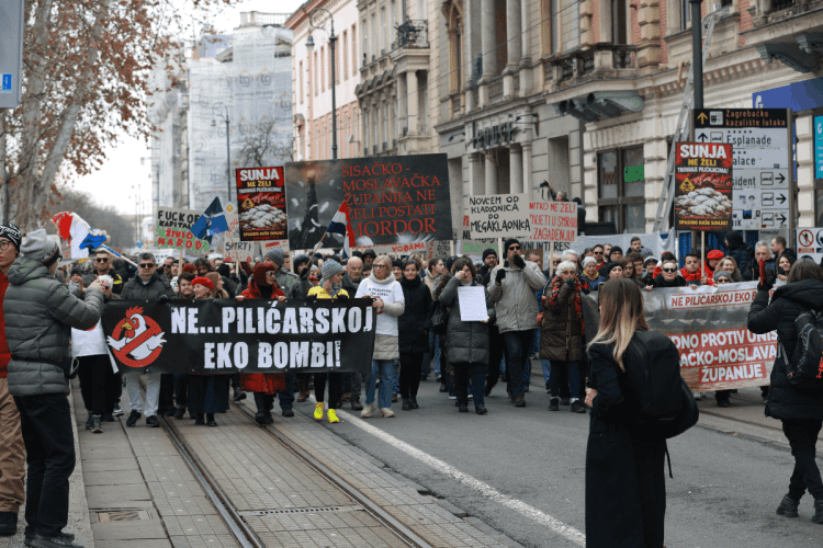 Počeo prosvjed u Zagrebu protiv peradarskih pogona kod Siska