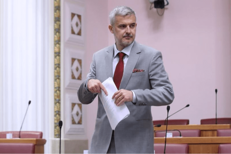 Raspudić: ‘Dabro je pojeo Doru, samo se o njegovom pjevanju govori’