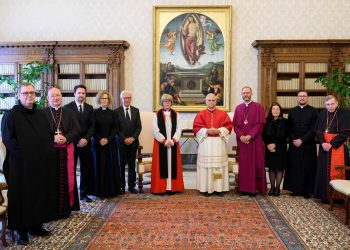 Papa i nadbiskupica Canterburyja zajedno molili