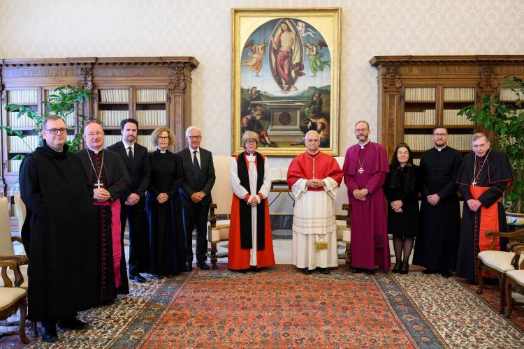 Papa i nadbiskupica Canterburyja zajedno molili