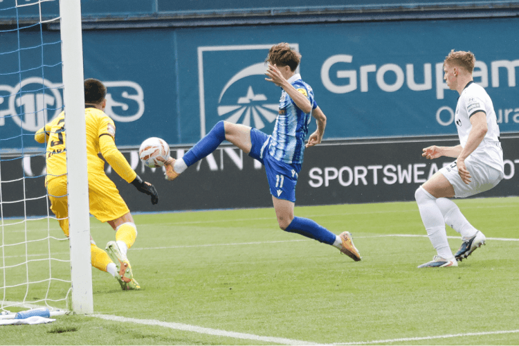 Lokomotiva preokretom srušila Slaven Belupo