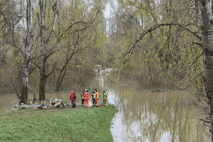 Akcija spašavanja kod Babine Grede: migranti zapeli u močvarnom dijelu Save, angažirane sve službe