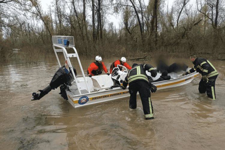 Nakon akcije spašavanja u vinkovačku Opću županijsku bolnicu zaprimljena četiri migranta