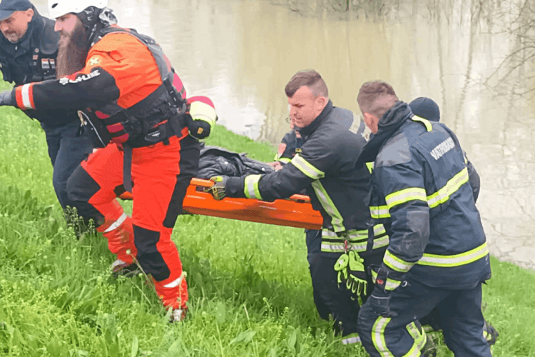 Nove informacije o akciji HGSS-a: iz Save spašeno 30 ljudi, za sada nema informacija o smrtnim slučajevima