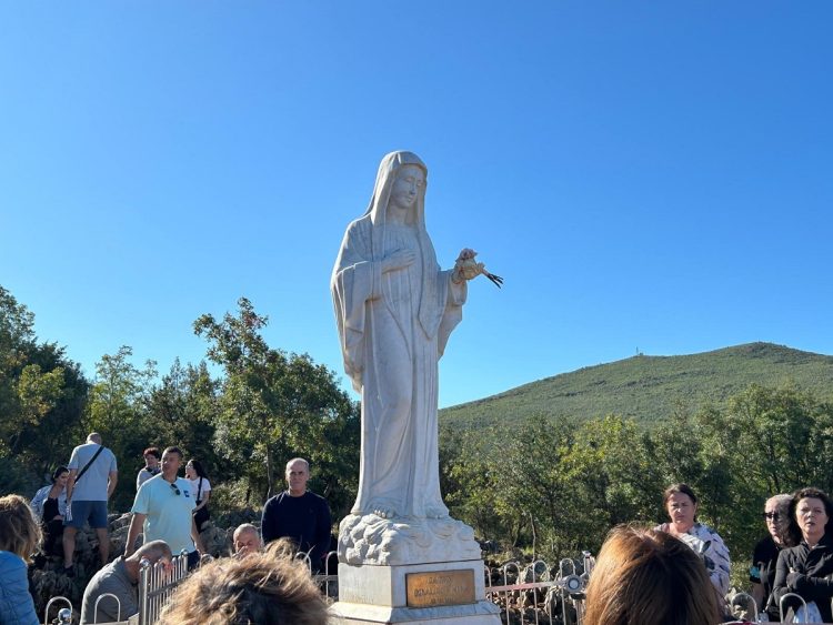 Pod Marijinim plaštem: Majka kao mjera svijeta