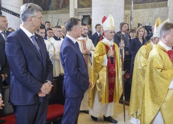 Mons. Kutleša na Dan državnosti: Narod ne umire prvo zemljopisno, nego duhovno