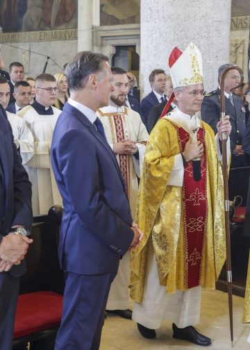 Mons. Kutleša na Dan državnosti: Narod ne umire prvo zemljopisno, nego duhovno