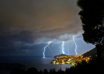 Kontraproduktivni geoinženjering: Europa odustala, DHMZ ga kritizira, ali i dalje koristi! Tko će odgovarati?