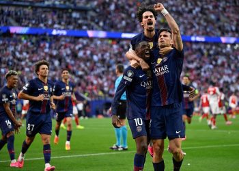 PSG nakon drame penala srušio Arsenal, u Parizu započeli žestoki navijački neredi