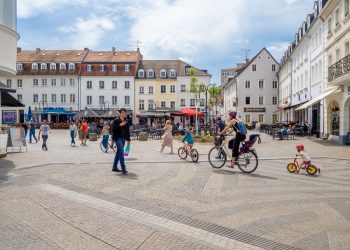 Pogled na St. Johanner Markt, povijesni trg u Saarbrückenu