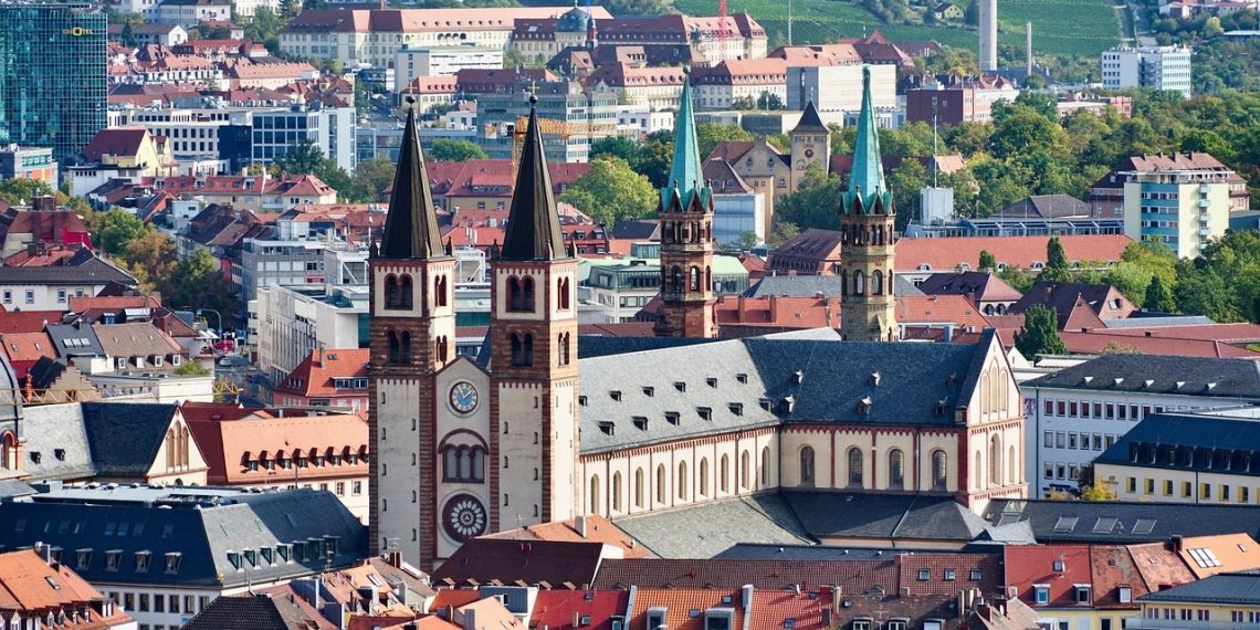 Sadomazohistička skupina izlaže na Katoličkom danu u Würzburgu