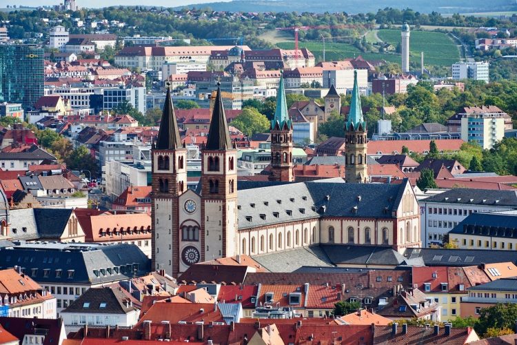 Sadomazohistička skupina izlaže na Katoličkom danu u Würzburgu