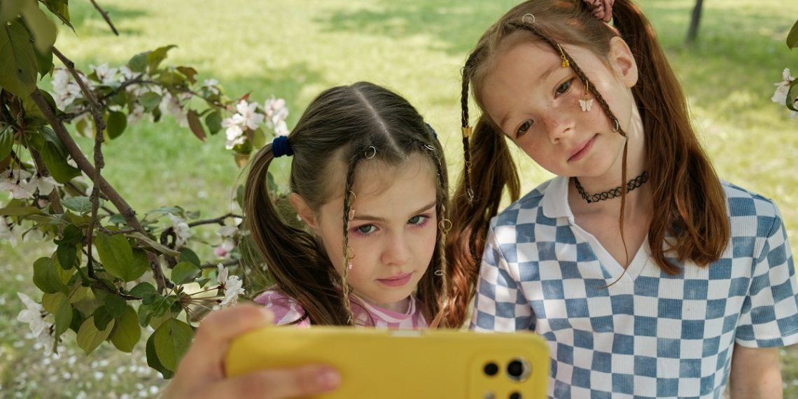 Poziv roditeljima: Sudjelujte u istraživanju o zaštiti djece na YouTubeu i TikToku