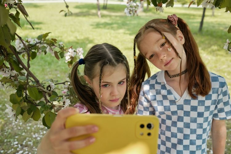 Poziv roditeljima: Sudjelujte u istraživanju o zaštiti djece na YouTubeu i TikToku