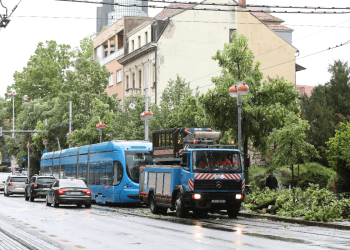 Nevrijeme poharalo sjever Hrvatske, jedna osoba ozlijeđena