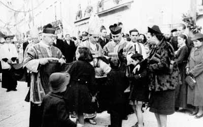 Nadbiskup-Stepinac-s-djecom-3.2.1941 Nadbiskup-Stepinac-s-djecom-3.2.1941