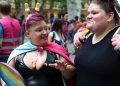 Fotogalerije Povorke ponosa i Antunovskog hoda mladih: šokantna razlika  u estetici