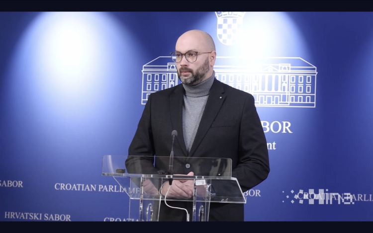 Baksa: ‘Poštovane kolegice i kolege, poštovana stoko’