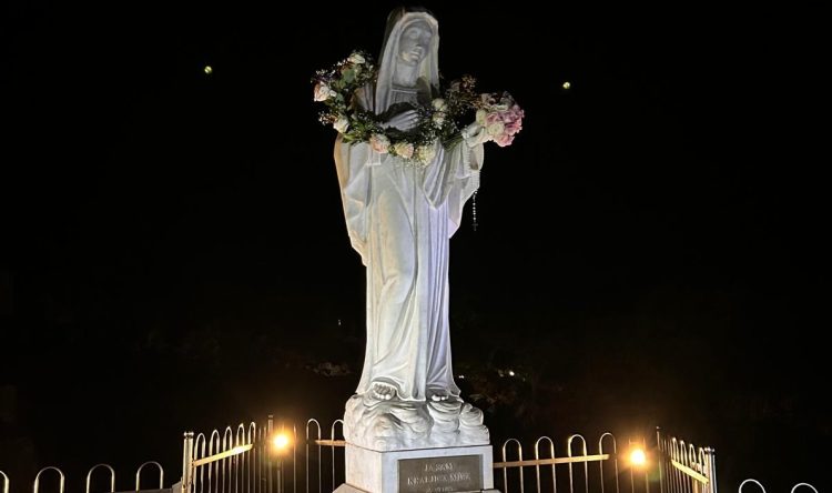 Što više pokušavaju ušutkati Majku, to glasnije odjekuje njezino ime