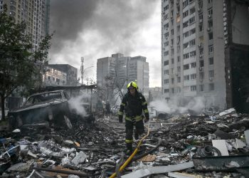 Rusija raketama i dronovima zasula kijevske stambene zgrade