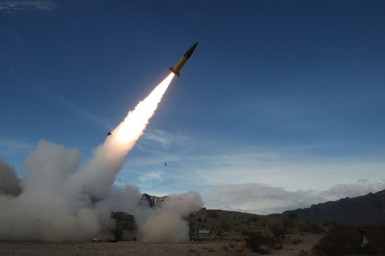 Sukob u potpunosti eskalirao: Iran raketirao američke baze, Trump najavio žestoke udare
