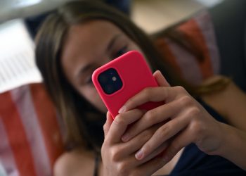 EU razmatra zabranu društvenih mreža za djecu mlađu od 13