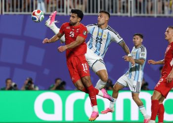 Argentina na sudački poguranac u polufinalu, utakmicu obilježio nepostojeći drugi žuti karton