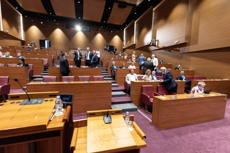 Veće kazne i e-komunikacija: što donosi novi Prekršajni zakon?