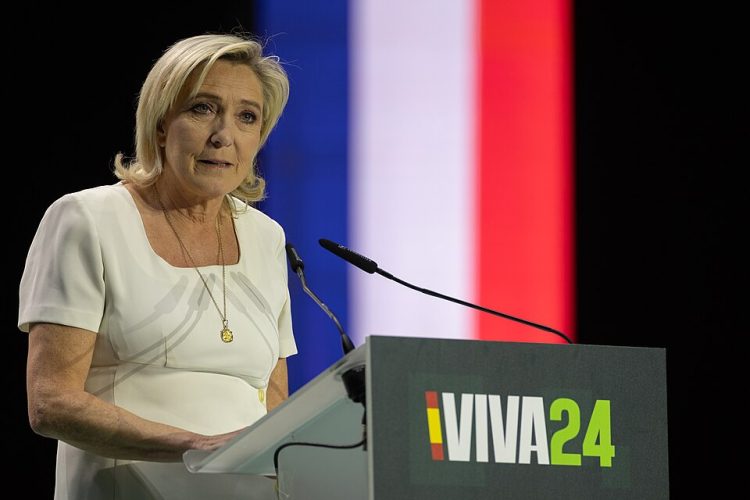 Le Pen ipak ide u bitku za predsjednicu Francuske