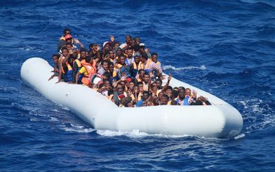 Migranti na mediteranu / Foto: U.S. Navy / Wesley R. Dickey