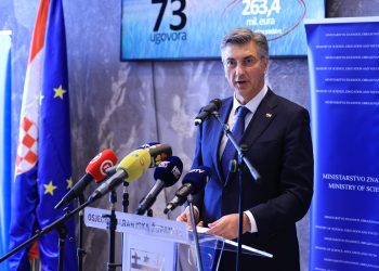 Plenković reterirao: nakon što je Milanović zaustavio slanje vojske, Vlada u Pariz  šalje policiju