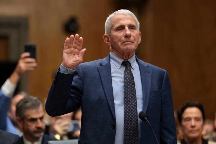 Je li Anthony Fauci žrtveni jarac cijele pandemije?