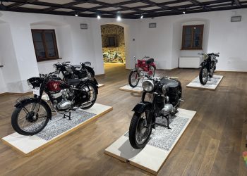 Karlovački oldtimeri na utvrdi Dubovac: Pogledajte izložbu motocikala koji su obilježili 20. stoljeće