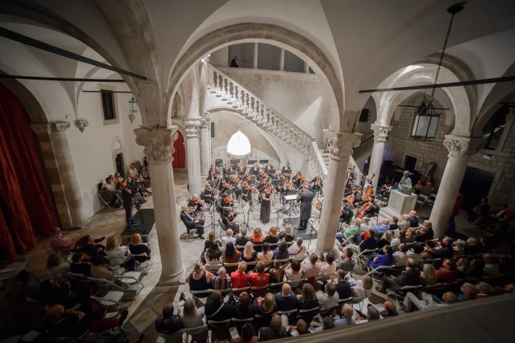 Svjetske glazbene zvijezde u Kneževu dvoru: Mischa Maisky i Stefan Milenković na festivalu Stradun Classic
