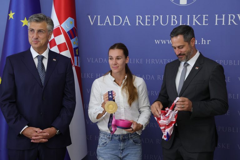 Svečani prijem u Banskim dvorima: Plenković ugostio europske medaljaše Saru Kolak i Marina Bloudeka