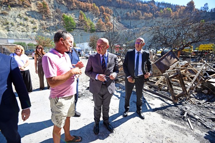 Spas za radna mjesta u Omišu: Država plaća radnike izgorjelih tvrtki, isplate kreću već za kolovoz!