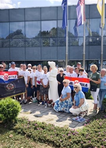 Nakon 250 km i dva dana vožnje: 1. biciklistička karavana ‘U čast hrabrim braniteljicama’ stigla u Vukovar