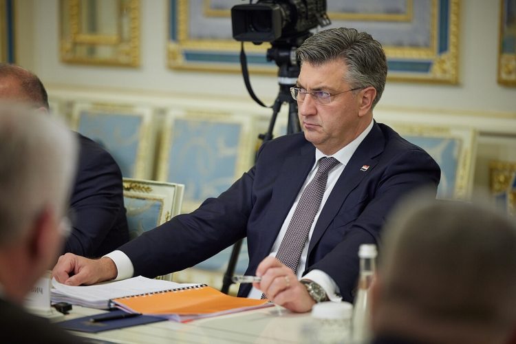 Plavi i zeleno-crveni provincijalci Hrvatsku su razvlastili, devastirali, opljačkali i denacionalizirali