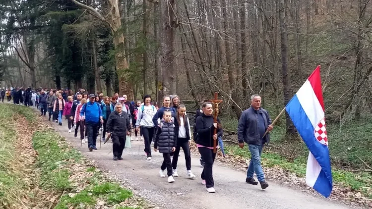 Nakon 75 dana i 1700 kilometara u Dubrovniku završava 12. Zavjetno hodočašće za Domovinu
