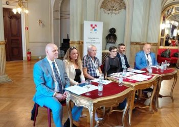 U zagrebačkom HNK-u održan okrugli stol o kulturi i identitetu Hrvata izvan domovine