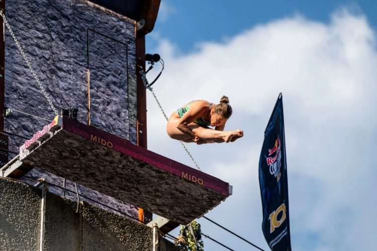 Slavlje Popovicija i Iffland na jubilarnom desetom Red Bull Cliff Divingu u Mostaru